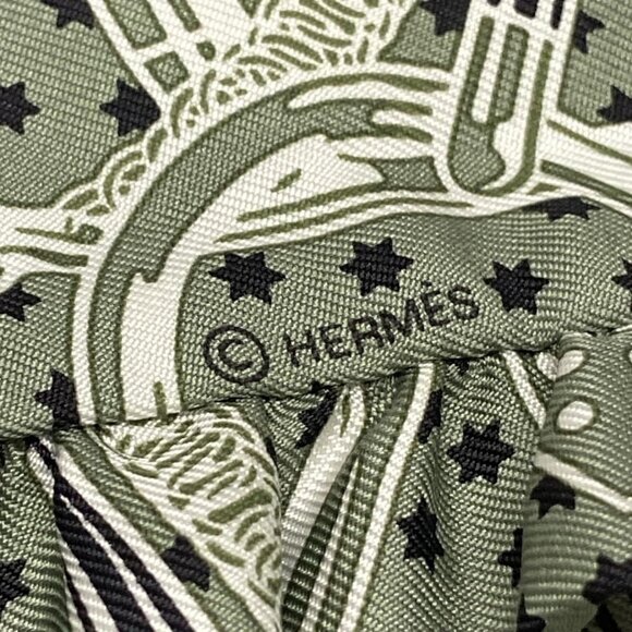 Auth HERMES Twilly - Green White Cream Silk Scarf - Picture 4 of 5